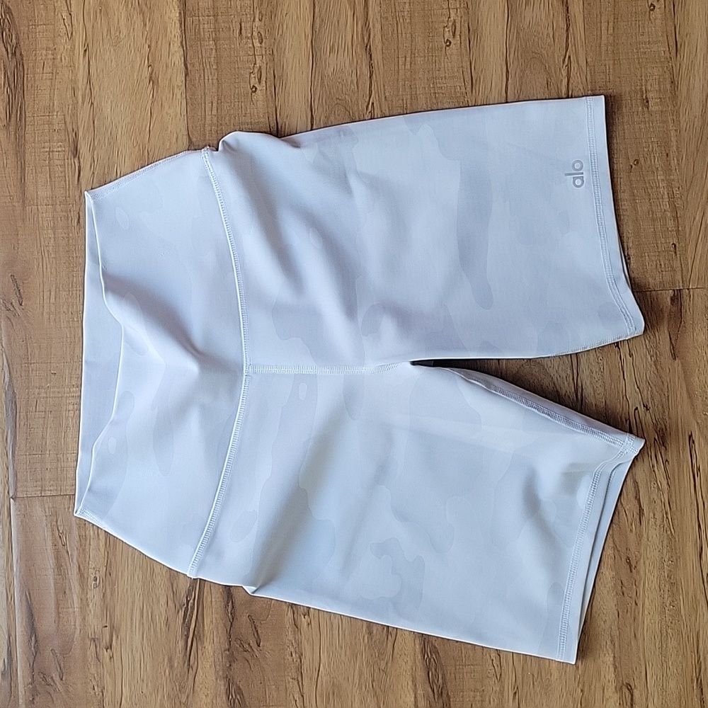 Alo Yoga White Camo Biker Shorts